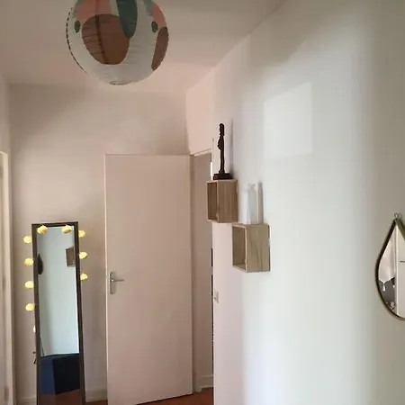 Cosy Large 20 Minutes Downtown Paris Apartment *